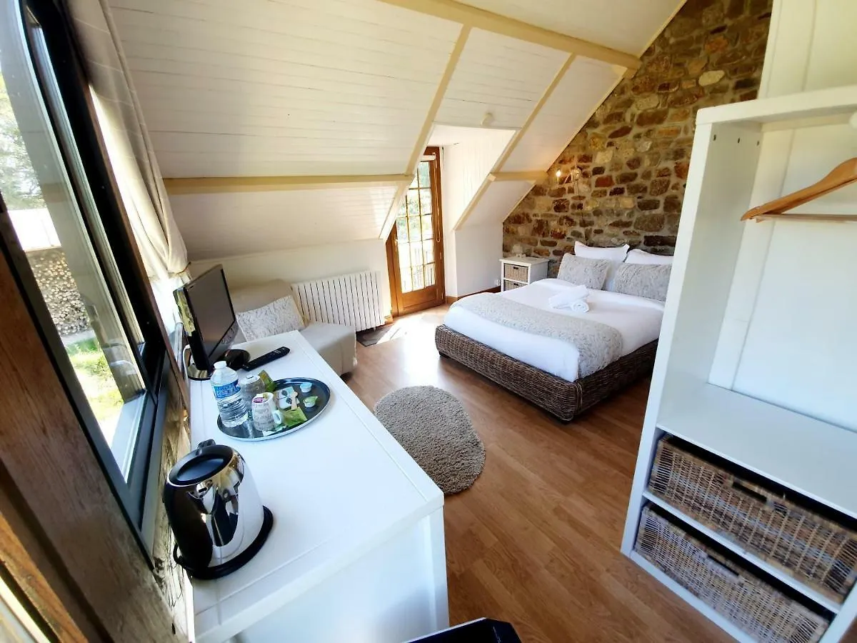 Maison d'hôtes Hotel Le Petit Moulin du Rouvre à Saint-Pierre-de-Plesguen